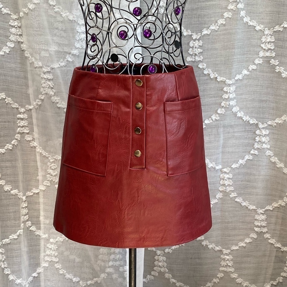 Forever21 mini red faux leather skirt size S - Picture 2 of 8
